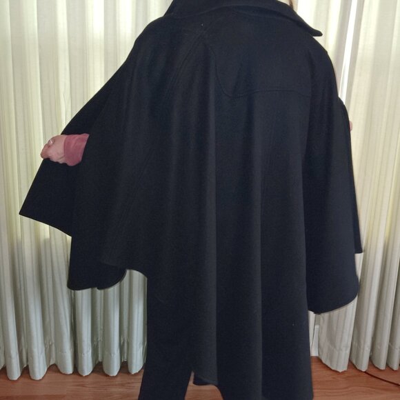 Classy Draping Goes With Anything! Vintage Wool Cape